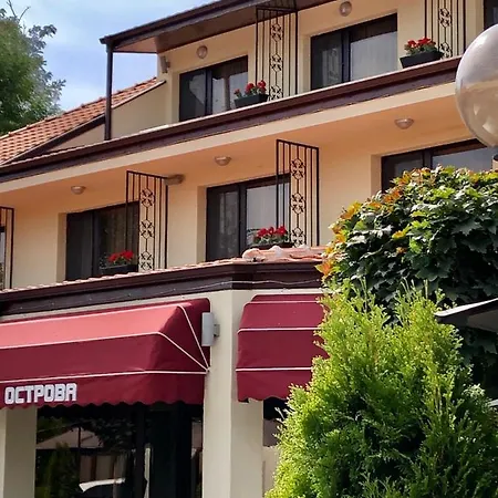Hotel Ostrova 3*