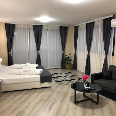 Hotel Ostrova 3*