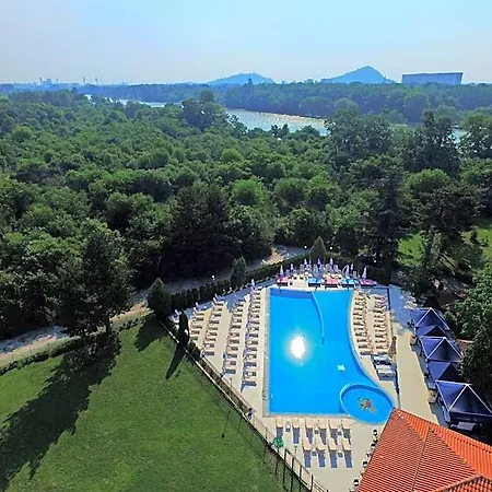 Ostrova Hotel