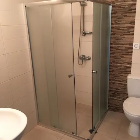 Hotel Ostrova 3*